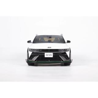 HYUNDAI IONIQ 5N DK EDITION ATLAS WHITE MATT 2025 OttO mobile 1:18 Resinemodell (Türen, Motorhaube... nicht zu öffnen!)